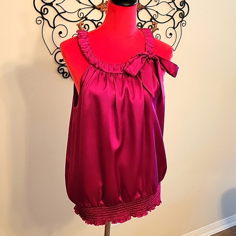 Fushia sleevless top